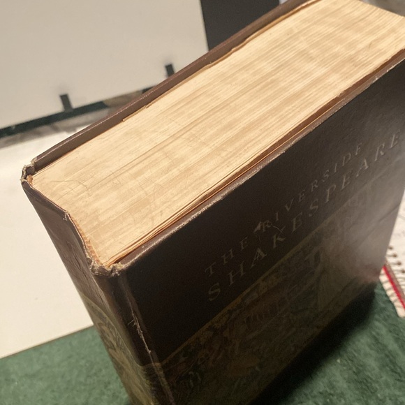 “The Riverside Shakespeare,” oversized Hardcover - Picture 4 of 7